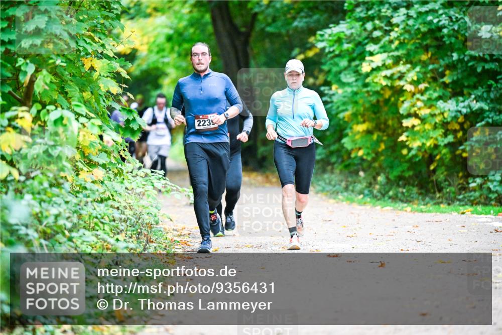 12.10.2025 - Bramfelder Halbmarathon 2025 Dr. Thomas Lammeyer http://msf.ph/oto/9356431 12.10.2025 10:57:16 Laufen 2235 meine-sportfotos.de