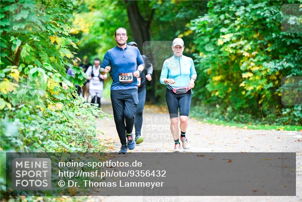 12.10.2025 - Bramfelder Halbmarathon 2025 Dr. Thomas Lammeyer http://msf.ph/oto/9356432 12.10.2025 10:57:16 Laufen 2239 meine-sportfotos.de