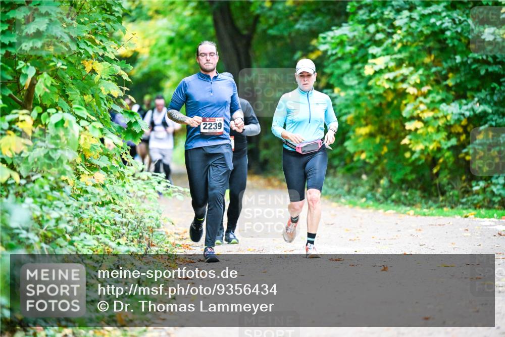 12.10.2025 - Bramfelder Halbmarathon 2025 Dr. Thomas Lammeyer http://msf.ph/oto/9356434 12.10.2025 10:57:16 Laufen 120, 2239 meine-sportfotos.de