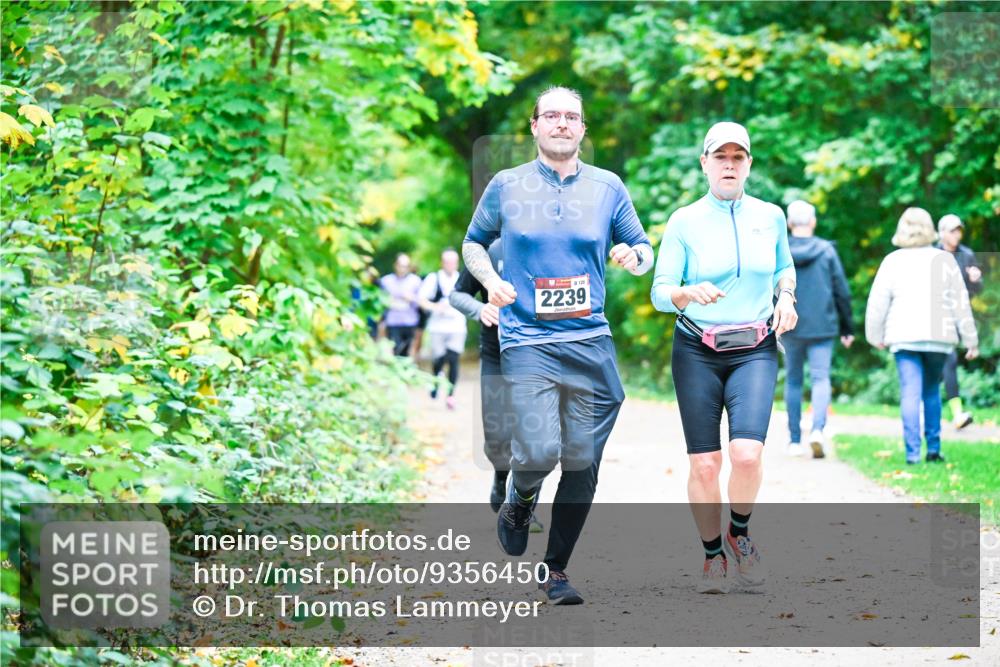 12.10.2025 - Bramfelder Halbmarathon 2025 Dr. Thomas Lammeyer http://msf.ph/oto/9356450 12.10.2025 10:57:20 Laufen 2239 meine-sportfotos.de