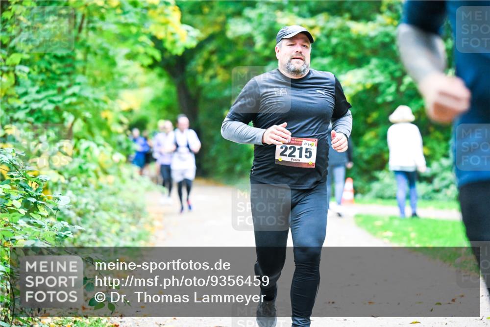 12.10.2025 - Bramfelder Halbmarathon 2025 Dr. Thomas Lammeyer http://msf.ph/oto/9356459 12.10.2025 10:57:23 Laufen 11, 2215 meine-sportfotos.de