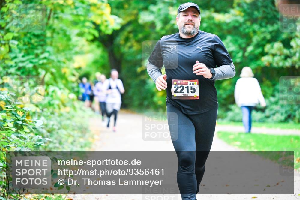 12.10.2025 - Bramfelder Halbmarathon 2025 Dr. Thomas Lammeyer http://msf.ph/oto/9356461 12.10.2025 10:57:23 Laufen 119, 2215 meine-sportfotos.de