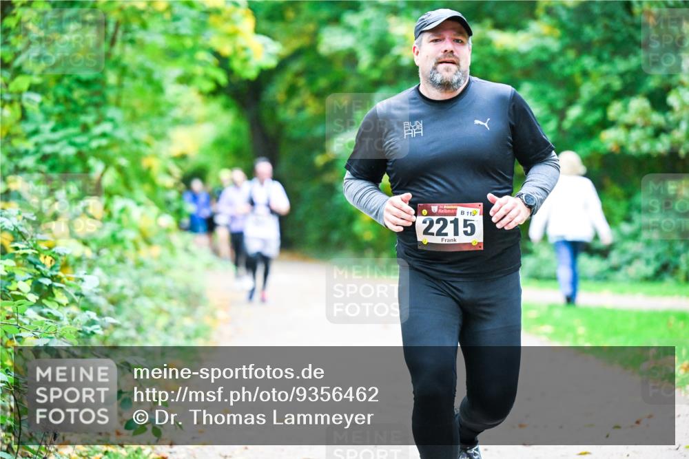 12.10.2025 - Bramfelder Halbmarathon 2025 Dr. Thomas Lammeyer http://msf.ph/oto/9356462 12.10.2025 10:57:24 Laufen 11, 2215 meine-sportfotos.de