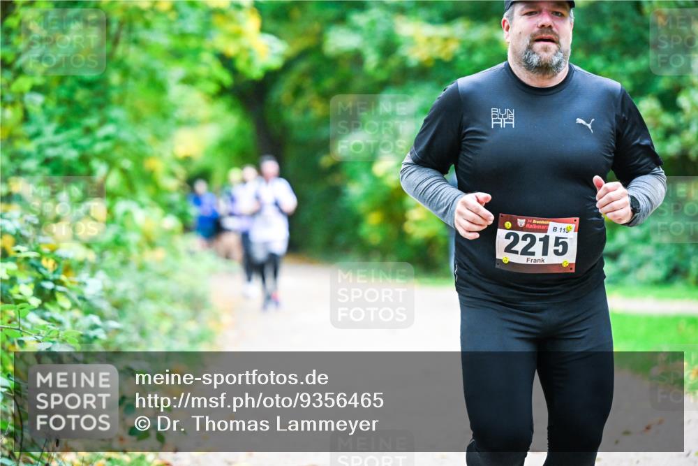 12.10.2025 - Bramfelder Halbmarathon 2025 Dr. Thomas Lammeyer http://msf.ph/oto/9356465 12.10.2025 10:57:24 Laufen 34, 11, 2215 meine-sportfotos.de