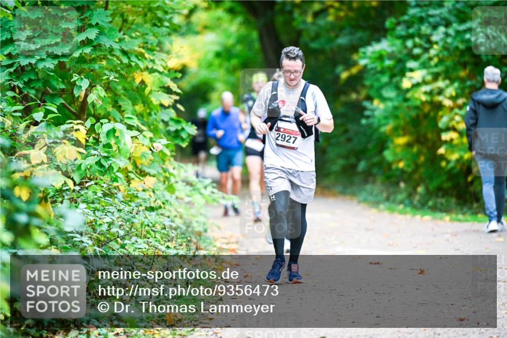 12.10.2025 - Bramfelder Halbmarathon 2025 Dr. Thomas Lammeyer http://msf.ph/oto/9356473 12.10.2025 10:57:27 Laufen 2927 meine-sportfotos.de