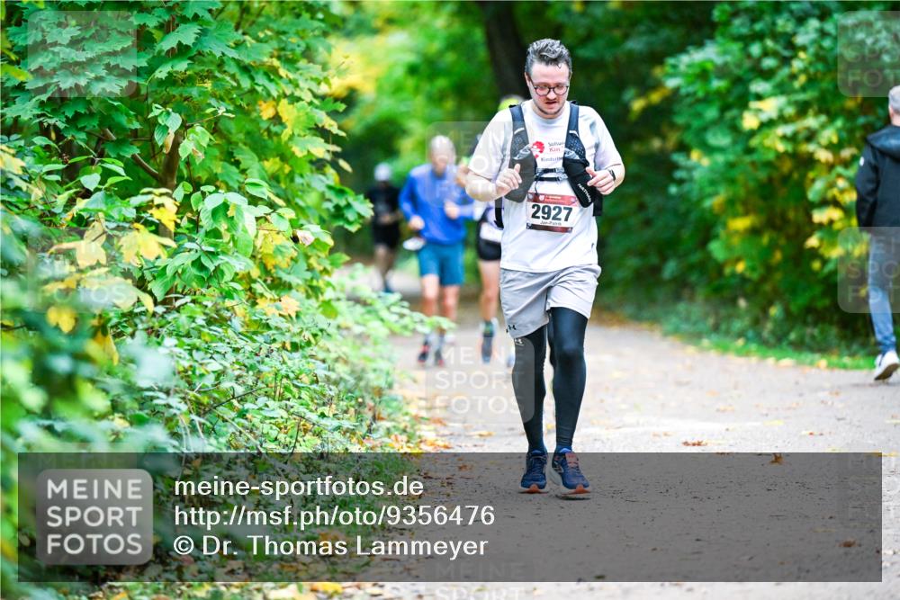 12.10.2025 - Bramfelder Halbmarathon 2025 Dr. Thomas Lammeyer http://msf.ph/oto/9356476 12.10.2025 10:57:27 Laufen 2927 meine-sportfotos.de