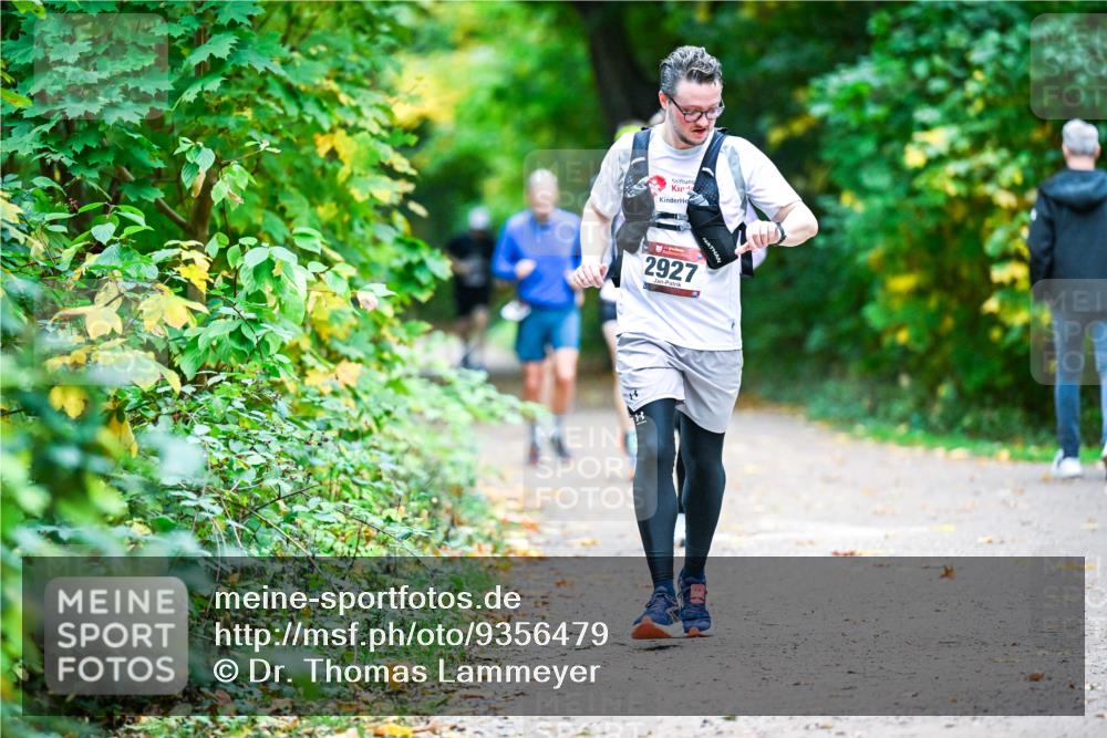 12.10.2025 - Bramfelder Halbmarathon 2025 Dr. Thomas Lammeyer http://msf.ph/oto/9356479 12.10.2025 10:57:27 Laufen 2927 meine-sportfotos.de