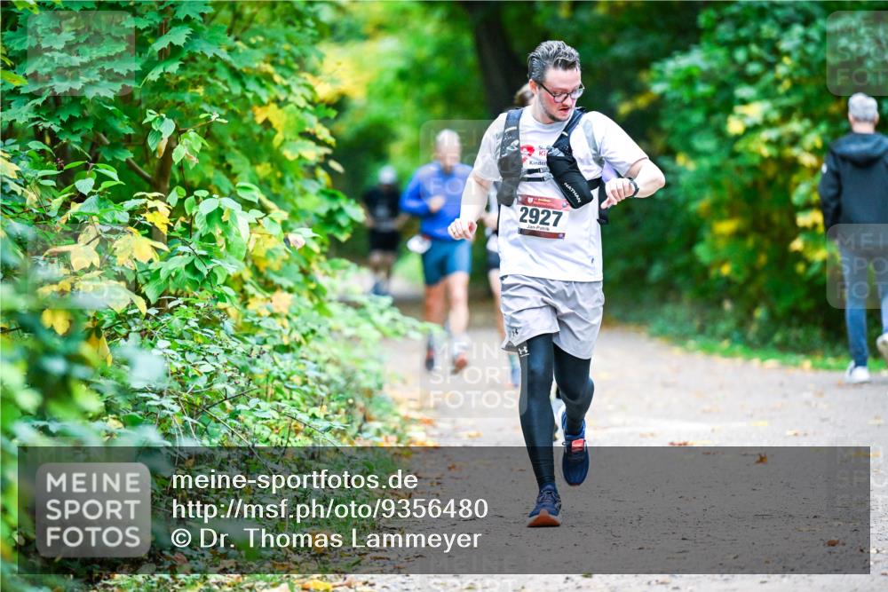 12.10.2025 - Bramfelder Halbmarathon 2025 Dr. Thomas Lammeyer http://msf.ph/oto/9356480 12.10.2025 10:57:28 Laufen 2927, 18 meine-sportfotos.de