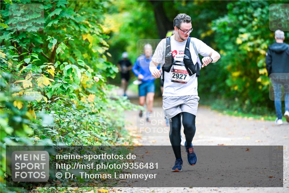 12.10.2025 - Bramfelder Halbmarathon 2025 Dr. Thomas Lammeyer http://msf.ph/oto/9356481 12.10.2025 10:57:28 Laufen 2927 meine-sportfotos.de