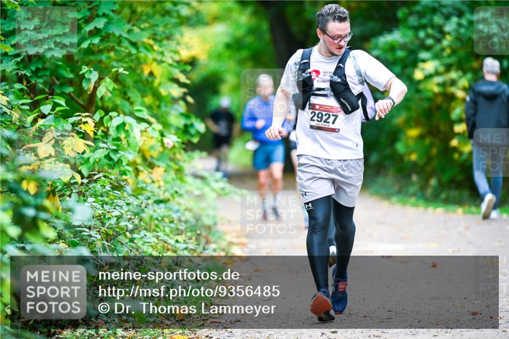 12.10.2025 - Bramfelder Halbmarathon 2025 Dr. Thomas Lammeyer http://msf.ph/oto/9356485 12.10.2025 10:57:28 Laufen 2927 meine-sportfotos.de