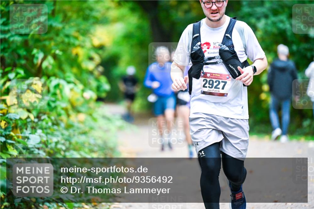 12.10.2025 - Bramfelder Halbmarathon 2025 Dr. Thomas Lammeyer http://msf.ph/oto/9356492 12.10.2025 10:57:30 Laufen 34, 2927, 8 meine-sportfotos.de