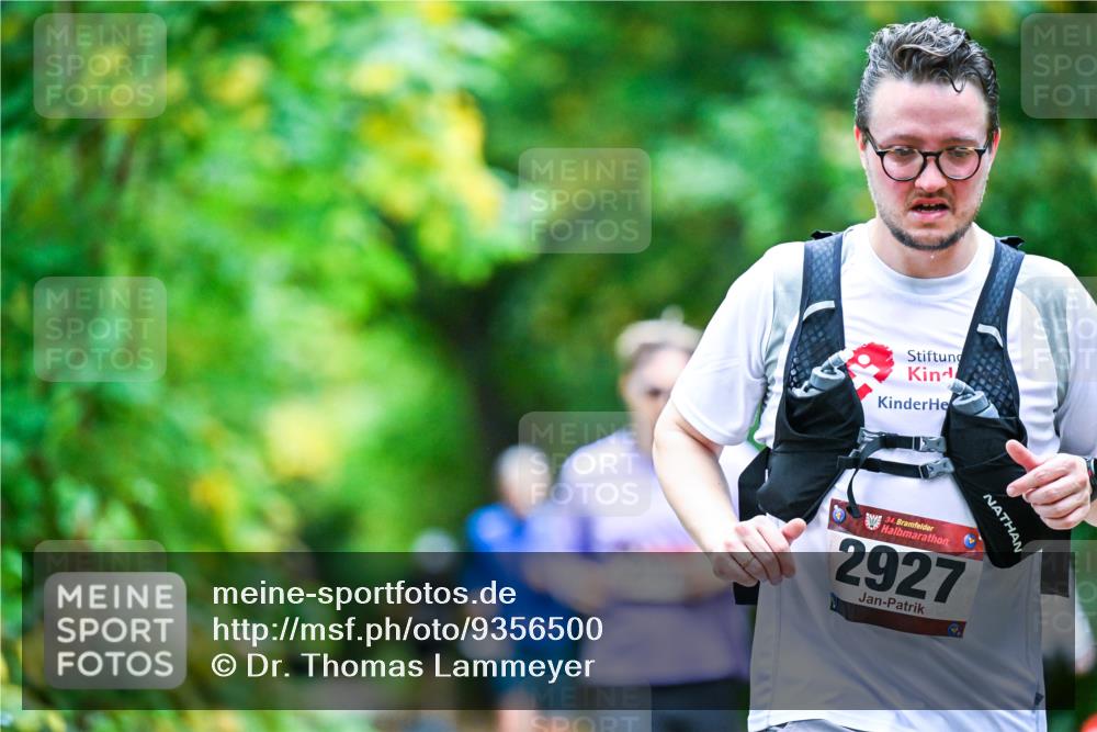12.10.2025 - Bramfelder Halbmarathon 2025 Dr. Thomas Lammeyer http://msf.ph/oto/9356500 12.10.2025 10:57:31 Laufen 34, 2927 meine-sportfotos.de