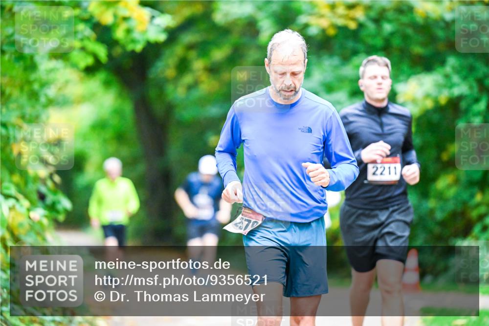 12.10.2025 - Bramfelder Halbmarathon 2025 Dr. Thomas Lammeyer http://msf.ph/oto/9356521 12.10.2025 10:57:37 Laufen 2211 meine-sportfotos.de
