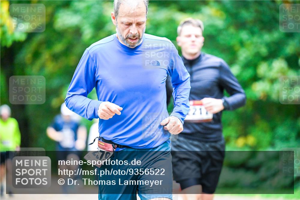 12.10.2025 - Bramfelder Halbmarathon 2025 Dr. Thomas Lammeyer http://msf.ph/oto/9356522 12.10.2025 10:57:38 Laufen 3, 50, 221 meine-sportfotos.de