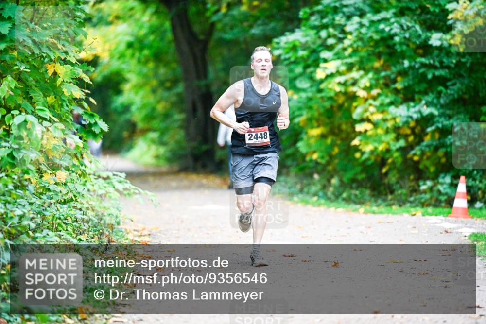 12.10.2025 - Bramfelder Halbmarathon 2025 Dr. Thomas Lammeyer http://msf.ph/oto/9356546 12.10.2025 10:57:48 Laufen 2448 meine-sportfotos.de