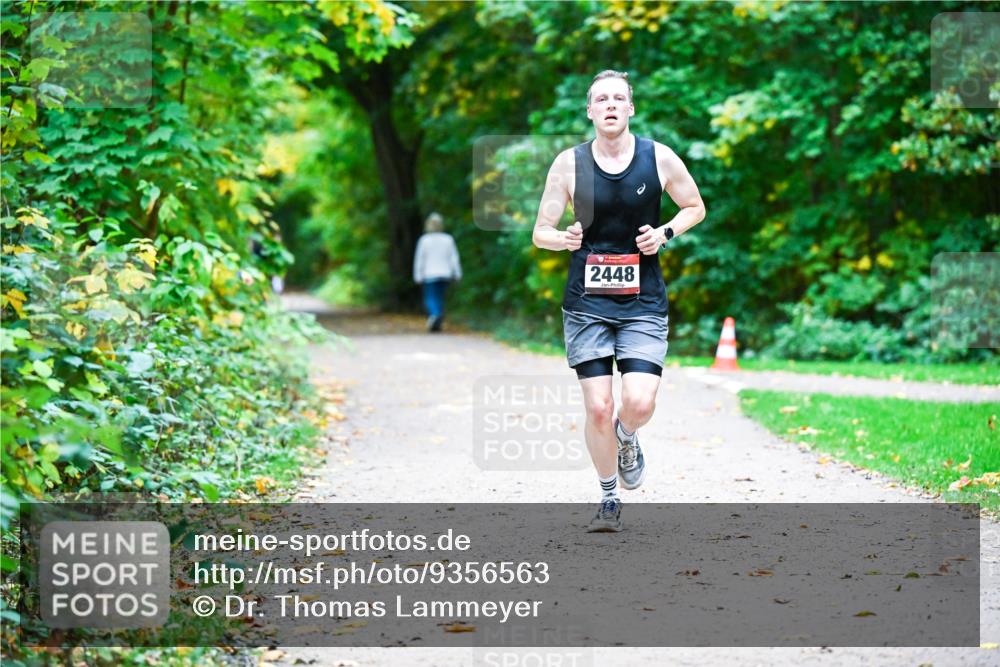 12.10.2025 - Bramfelder Halbmarathon 2025 Dr. Thomas Lammeyer http://msf.ph/oto/9356563 12.10.2025 10:57:51 Laufen 2448 meine-sportfotos.de