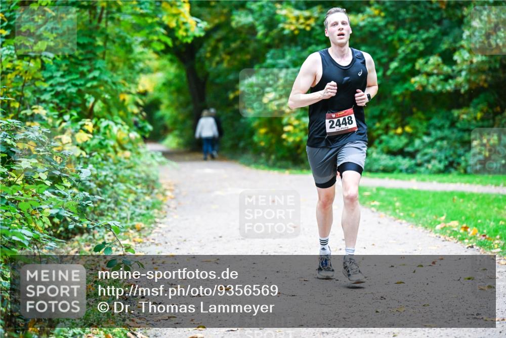 12.10.2025 - Bramfelder Halbmarathon 2025 Dr. Thomas Lammeyer http://msf.ph/oto/9356569 12.10.2025 10:57:51 Laufen 2448 meine-sportfotos.de