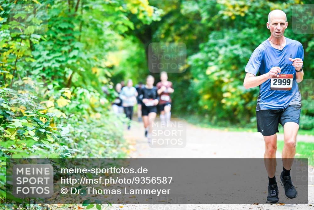 12.10.2025 - Bramfelder Halbmarathon 2025 Dr. Thomas Lammeyer http://msf.ph/oto/9356587 12.10.2025 10:58:07 Laufen 2999 meine-sportfotos.de