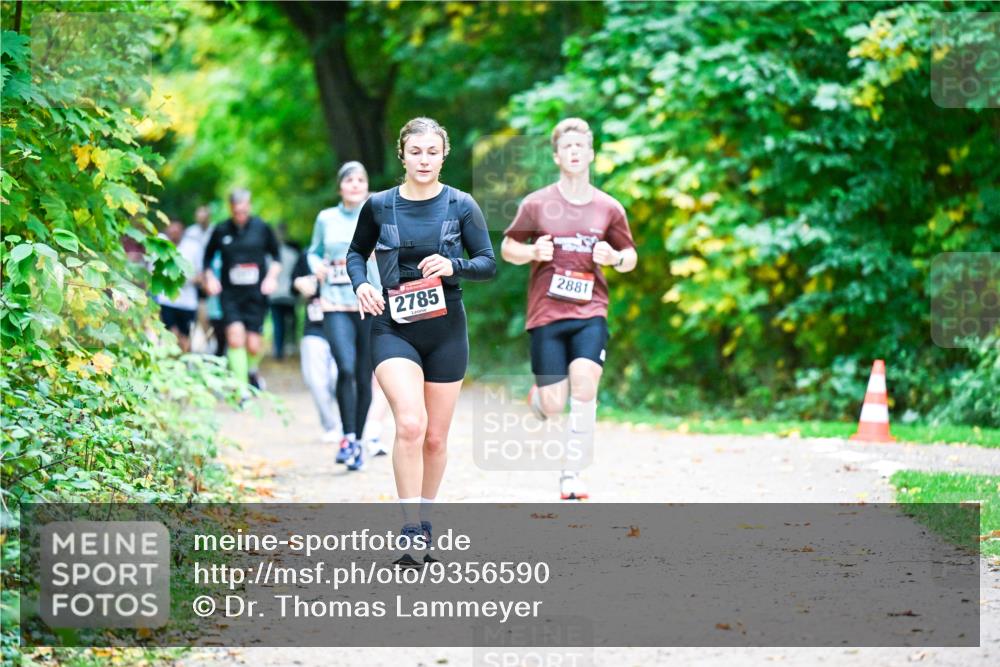 12.10.2025 - Bramfelder Halbmarathon 2025 Dr. Thomas Lammeyer http://msf.ph/oto/9356590 12.10.2025 10:58:10 Laufen 24, 2785, 2881 meine-sportfotos.de