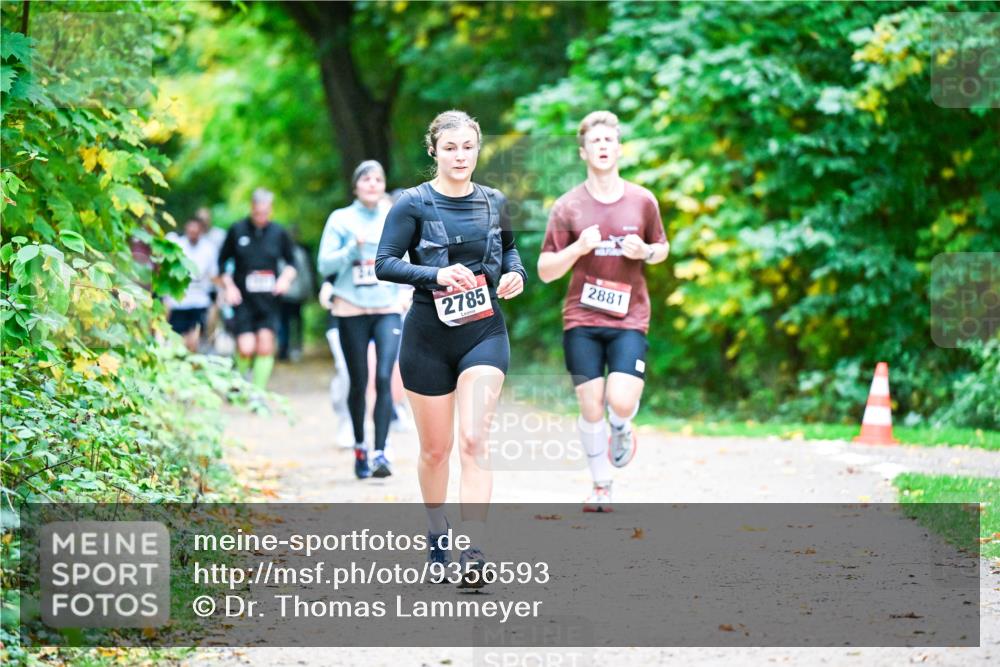 12.10.2025 - Bramfelder Halbmarathon 2025 Dr. Thomas Lammeyer http://msf.ph/oto/9356593 12.10.2025 10:58:10 Laufen 2785, 2881 meine-sportfotos.de