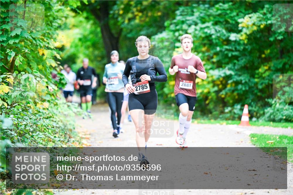 12.10.2025 - Bramfelder Halbmarathon 2025 Dr. Thomas Lammeyer http://msf.ph/oto/9356596 12.10.2025 10:58:11 Laufen 2785, 2881 meine-sportfotos.de
