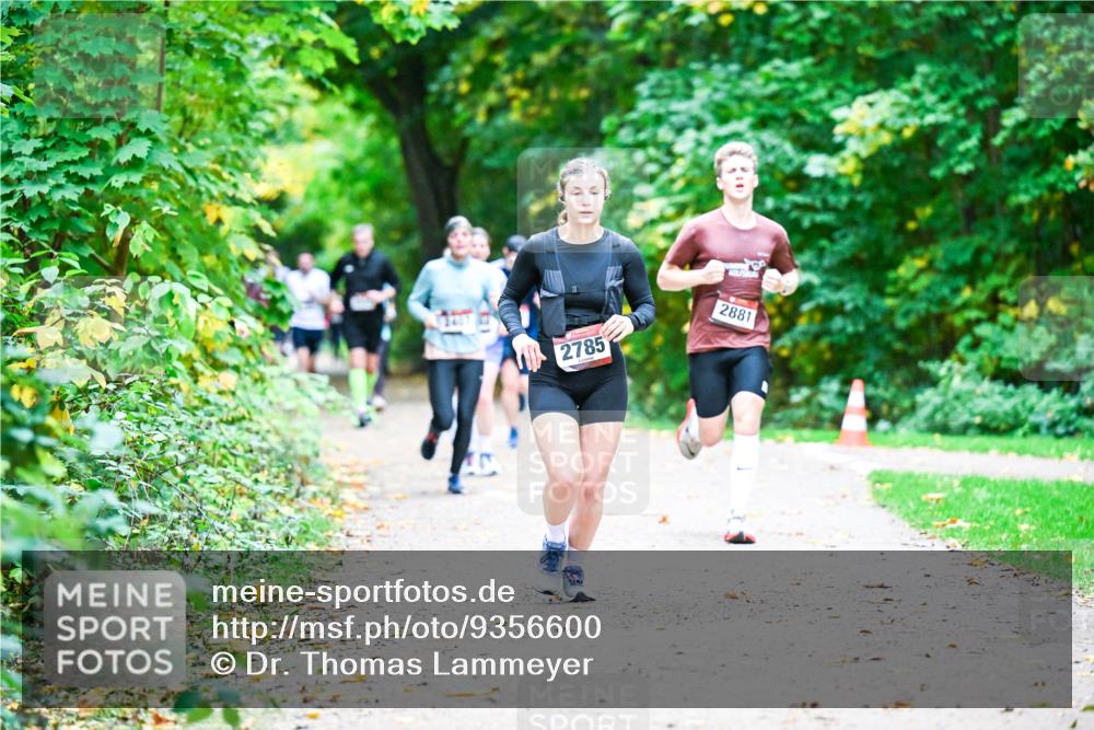 12.10.2025 - Bramfelder Halbmarathon 2025 Dr. Thomas Lammeyer http://msf.ph/oto/9356600 12.10.2025 10:58:11 Laufen 2785, 2881 meine-sportfotos.de