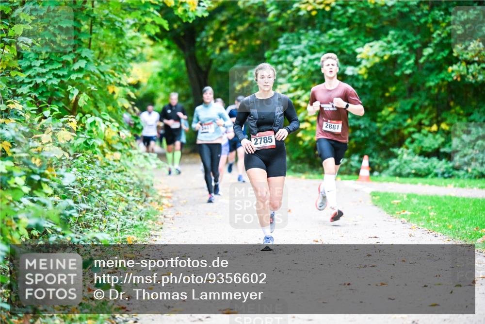 12.10.2025 - Bramfelder Halbmarathon 2025 Dr. Thomas Lammeyer http://msf.ph/oto/9356602 12.10.2025 10:58:12 Laufen 2785, 2881 meine-sportfotos.de