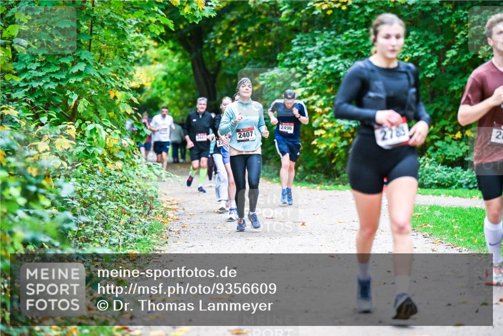12.10.2025 - Bramfelder Halbmarathon 2025 Dr. Thomas Lammeyer http://msf.ph/oto/9356609 12.10.2025 10:58:13 Laufen 2407, 2496, 2783, 2 meine-sportfotos.de