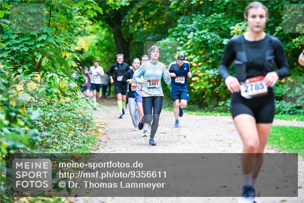 12.10.2025 - Bramfelder Halbmarathon 2025 Dr. Thomas Lammeyer http://msf.ph/oto/9356611 12.10.2025 10:58:14 Laufen 2407, 2496, 2785 meine-sportfotos.de