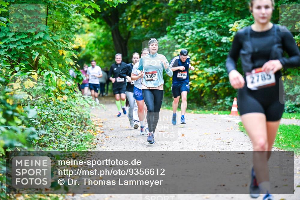 12.10.2025 - Bramfelder Halbmarathon 2025 Dr. Thomas Lammeyer http://msf.ph/oto/9356612 12.10.2025 10:58:14 Laufen 2407, 2496, 2785 meine-sportfotos.de