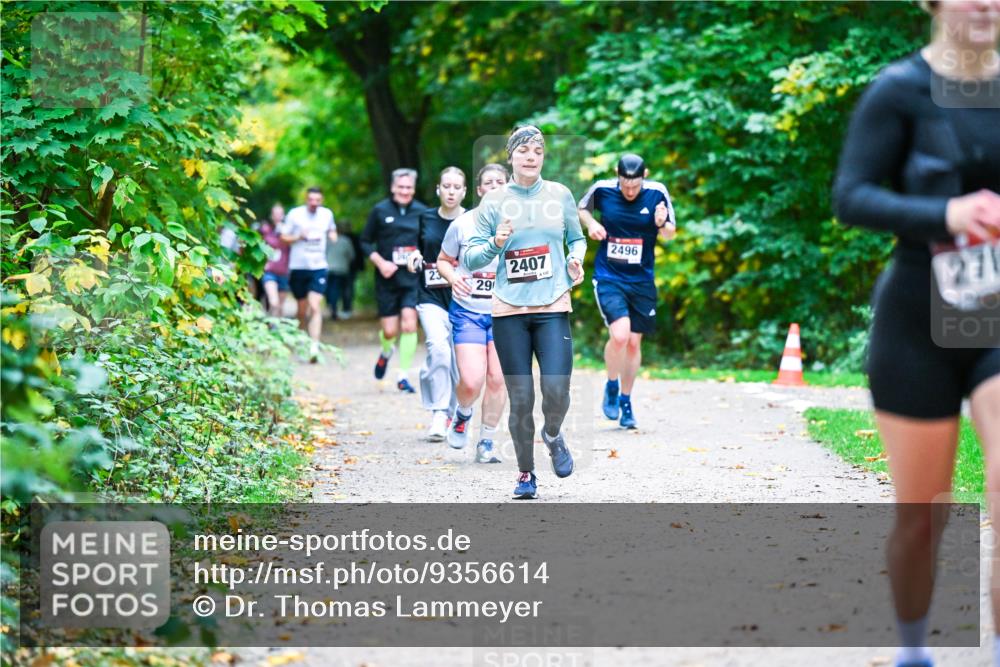 12.10.2025 - Bramfelder Halbmarathon 2025 Dr. Thomas Lammeyer http://msf.ph/oto/9356614 12.10.2025 10:58:14 Laufen 23, 29, 2407, 132, 2496, 271 meine-sportfotos.de