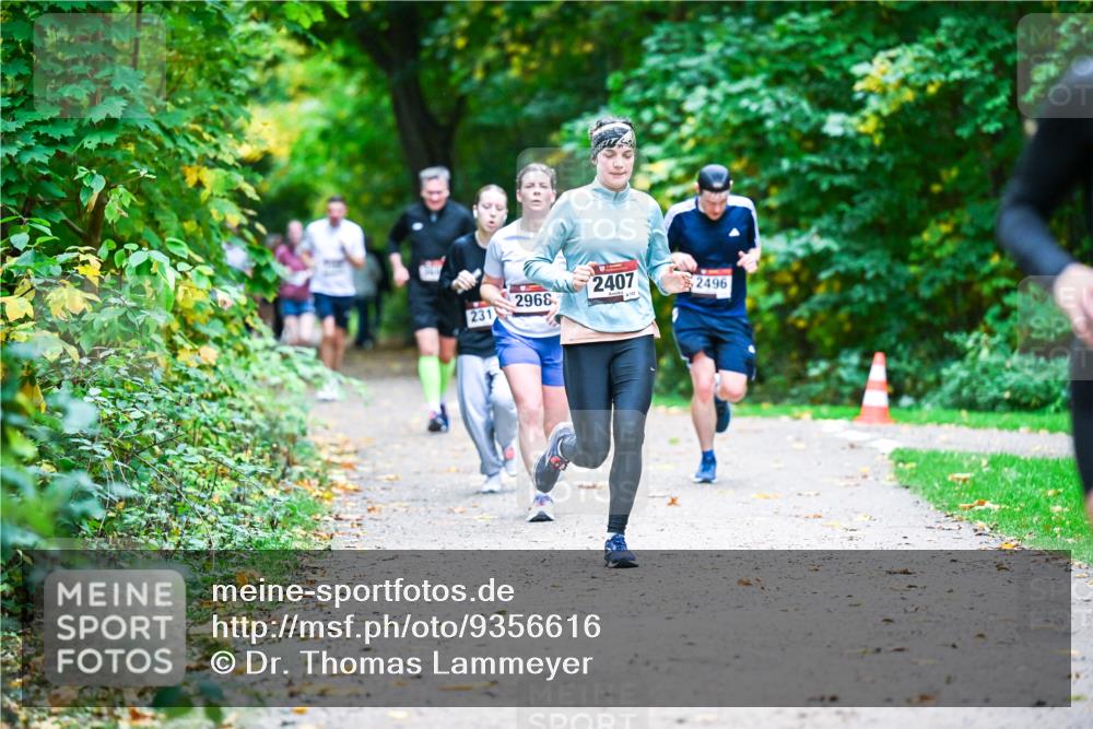 12.10.2025 - Bramfelder Halbmarathon 2025 Dr. Thomas Lammeyer http://msf.ph/oto/9356616 12.10.2025 10:58:14 Laufen 231, 2407, 2496, 2968 meine-sportfotos.de