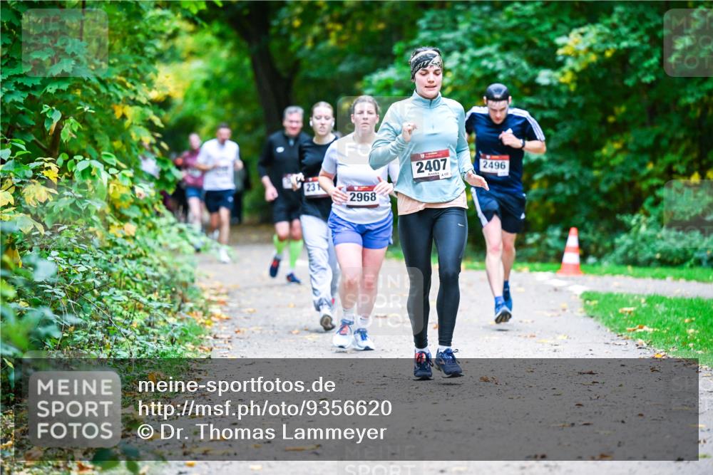 12.10.2025 - Bramfelder Halbmarathon 2025 Dr. Thomas Lammeyer http://msf.ph/oto/9356620 12.10.2025 10:58:15 Laufen 2968, 2407, 2496 meine-sportfotos.de