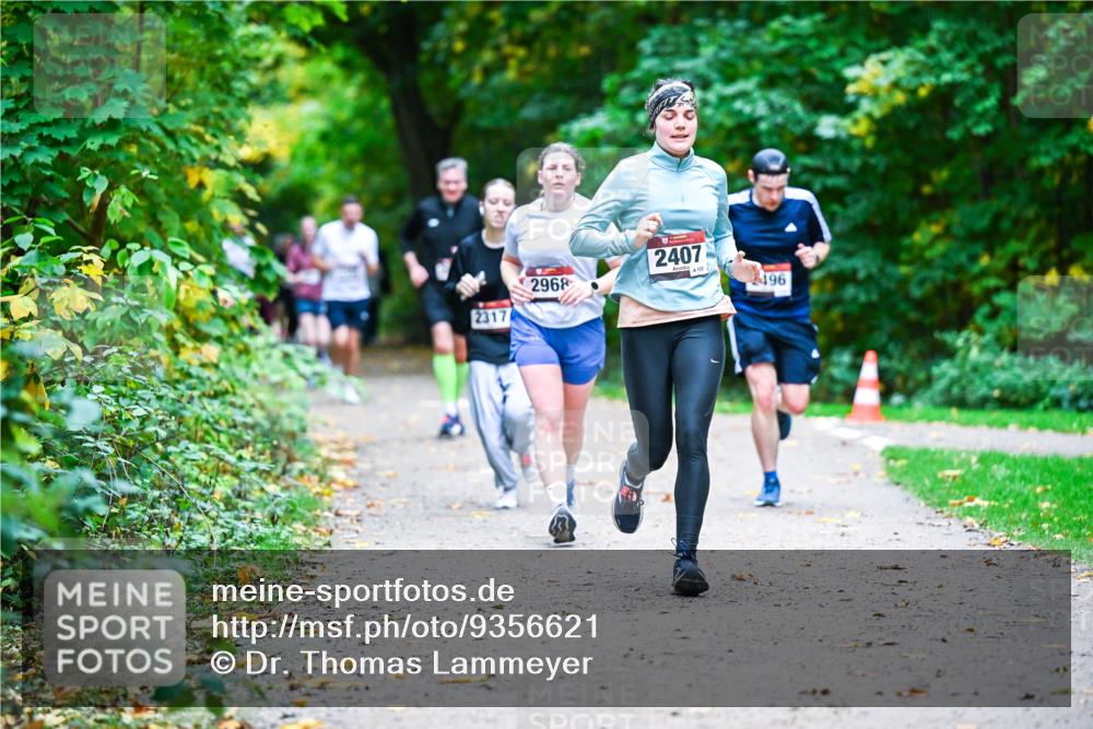 12.10.2025 - Bramfelder Halbmarathon 2025 Dr. Thomas Lammeyer http://msf.ph/oto/9356621 12.10.2025 10:58:15 Laufen 2317, 2968, 2407, 132, 196 meine-sportfotos.de