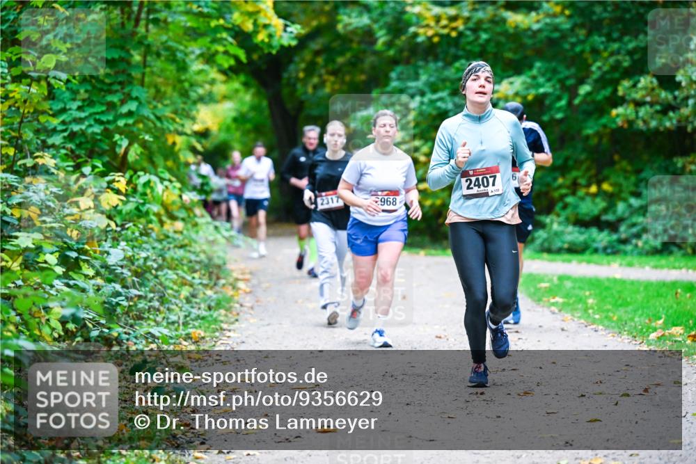 12.10.2025 - Bramfelder Halbmarathon 2025 Dr. Thomas Lammeyer http://msf.ph/oto/9356629 12.10.2025 10:58:16 Laufen 2317, 968, 2407, 132 meine-sportfotos.de