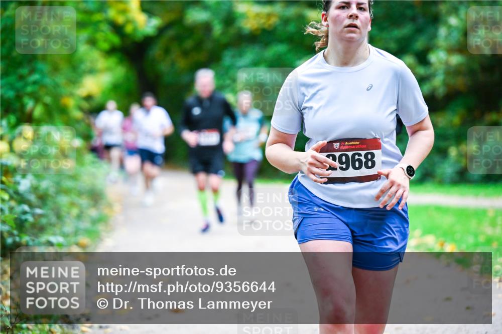 12.10.2025 - Bramfelder Halbmarathon 2025 Dr. Thomas Lammeyer http://msf.ph/oto/9356644 12.10.2025 10:58:20 Laufen 34, 2968 meine-sportfotos.de