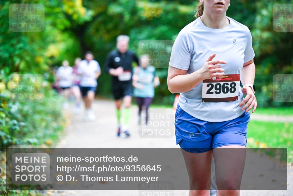 12.10.2025 - Bramfelder Halbmarathon 2025 Dr. Thomas Lammeyer http://msf.ph/oto/9356645 12.10.2025 10:58:20 Laufen 34, 2968 meine-sportfotos.de