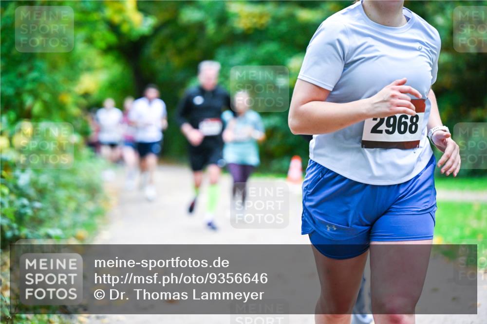 12.10.2025 - Bramfelder Halbmarathon 2025 Dr. Thomas Lammeyer http://msf.ph/oto/9356646 12.10.2025 10:58:20 Laufen 2968 meine-sportfotos.de