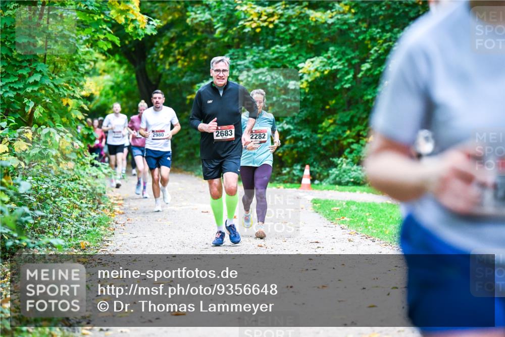12.10.2025 - Bramfelder Halbmarathon 2025 Dr. Thomas Lammeyer http://msf.ph/oto/9356648 12.10.2025 10:58:20 Laufen 2980, 2683, 2282 meine-sportfotos.de