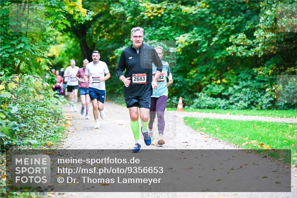 12.10.2025 - Bramfelder Halbmarathon 2025 Dr. Thomas Lammeyer http://msf.ph/oto/9356653 12.10.2025 10:58:21 Laufen 2980, 2683, 82 meine-sportfotos.de
