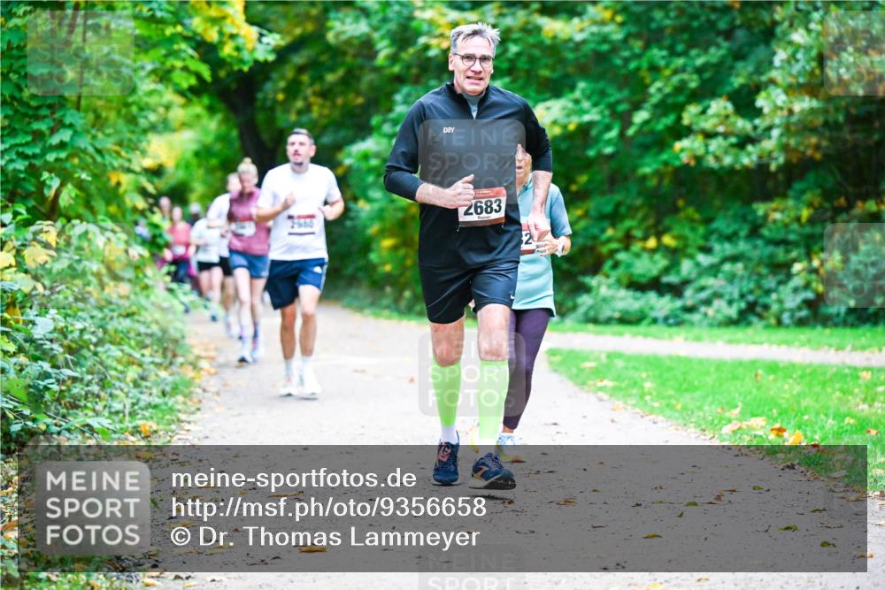 12.10.2025 - Bramfelder Halbmarathon 2025 Dr. Thomas Lammeyer http://msf.ph/oto/9356658 12.10.2025 10:58:22 Laufen 2683 meine-sportfotos.de