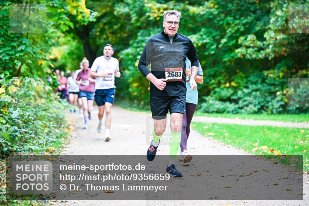 12.10.2025 - Bramfelder Halbmarathon 2025 Dr. Thomas Lammeyer http://msf.ph/oto/9356659 12.10.2025 10:58:22 Laufen 380, 2683 meine-sportfotos.de