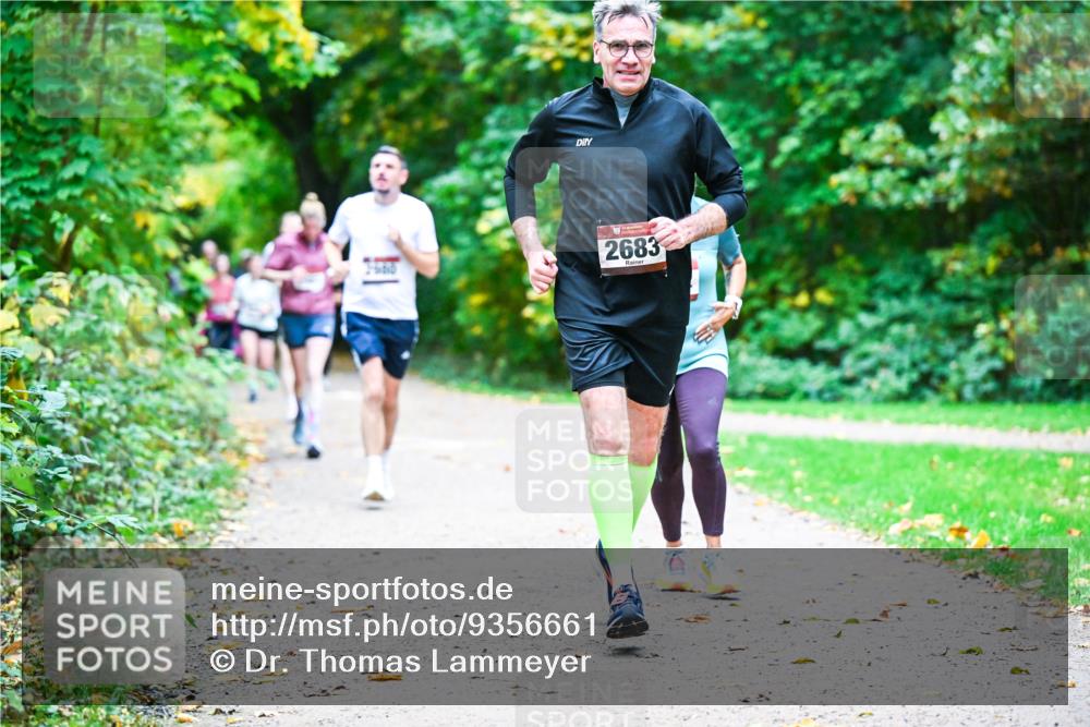 12.10.2025 - Bramfelder Halbmarathon 2025 Dr. Thomas Lammeyer http://msf.ph/oto/9356661 12.10.2025 10:58:22 Laufen 2683 meine-sportfotos.de