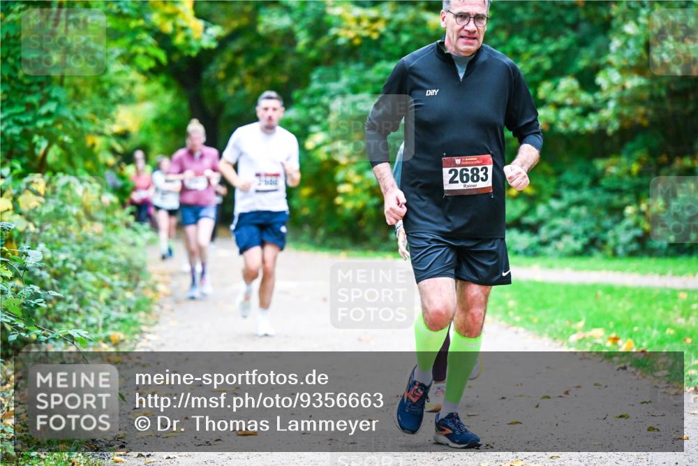 12.10.2025 - Bramfelder Halbmarathon 2025 Dr. Thomas Lammeyer http://msf.ph/oto/9356663 12.10.2025 10:58:23 Laufen 2683 meine-sportfotos.de