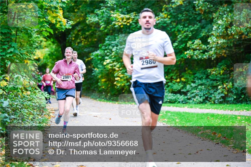 12.10.2025 - Bramfelder Halbmarathon 2025 Dr. Thomas Lammeyer http://msf.ph/oto/9356668 12.10.2025 10:58:25 Laufen 2980, 2981 meine-sportfotos.de