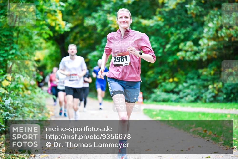 12.10.2025 - Bramfelder Halbmarathon 2025 Dr. Thomas Lammeyer http://msf.ph/oto/9356678 12.10.2025 10:58:28 Laufen 2981, 128 meine-sportfotos.de