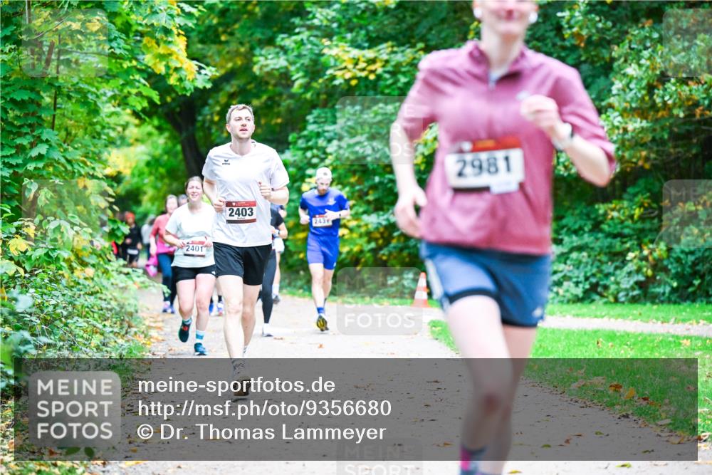 12.10.2025 - Bramfelder Halbmarathon 2025 Dr. Thomas Lammeyer http://msf.ph/oto/9356680 12.10.2025 10:58:28 Laufen 2401, 2403, 243, 2981 meine-sportfotos.de