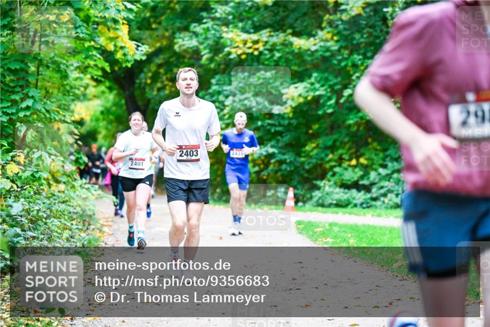 12.10.2025 - Bramfelder Halbmarathon 2025 Dr. Thomas Lammeyer http://msf.ph/oto/9356683 12.10.2025 10:58:29 Laufen 2401, 2403, 2431, 29 meine-sportfotos.de
