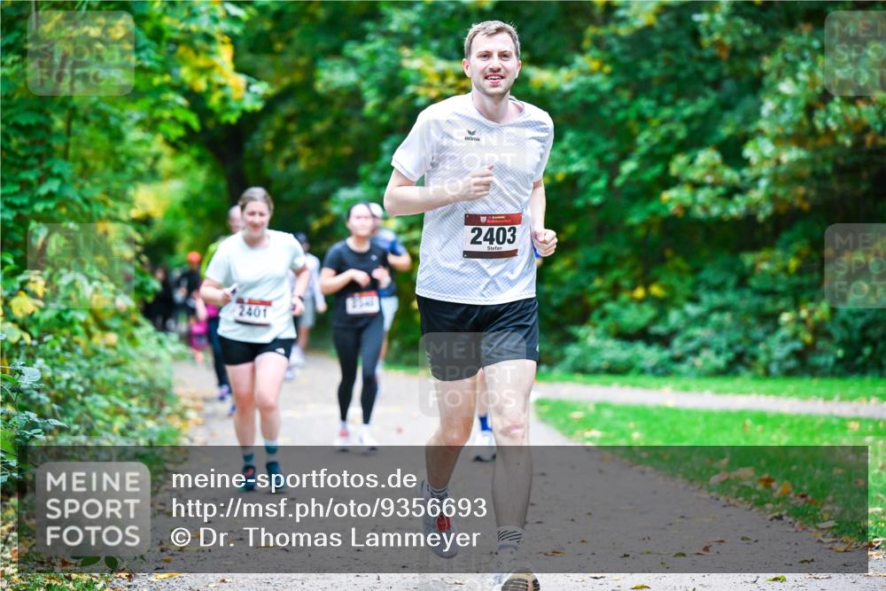 12.10.2025 - Bramfelder Halbmarathon 2025 Dr. Thomas Lammeyer http://msf.ph/oto/9356693 12.10.2025 10:58:30 Laufen 2403 meine-sportfotos.de