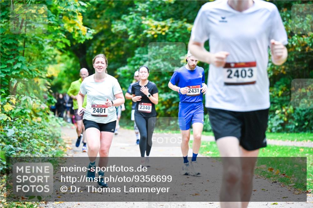12.10.2025 - Bramfelder Halbmarathon 2025 Dr. Thomas Lammeyer http://msf.ph/oto/9356699 12.10.2025 10:58:31 Laufen 2340, 2401, 2431, 2403 meine-sportfotos.de